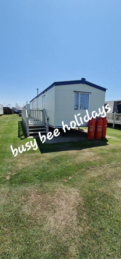 Вилла The Hive On The Chase Ingoldmells Скегнесс Экстерьер фото